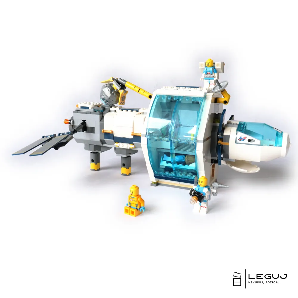 Lunárna vesmírna stanica