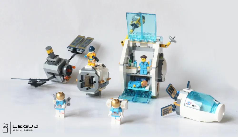 Lunárna vesmírna stanica