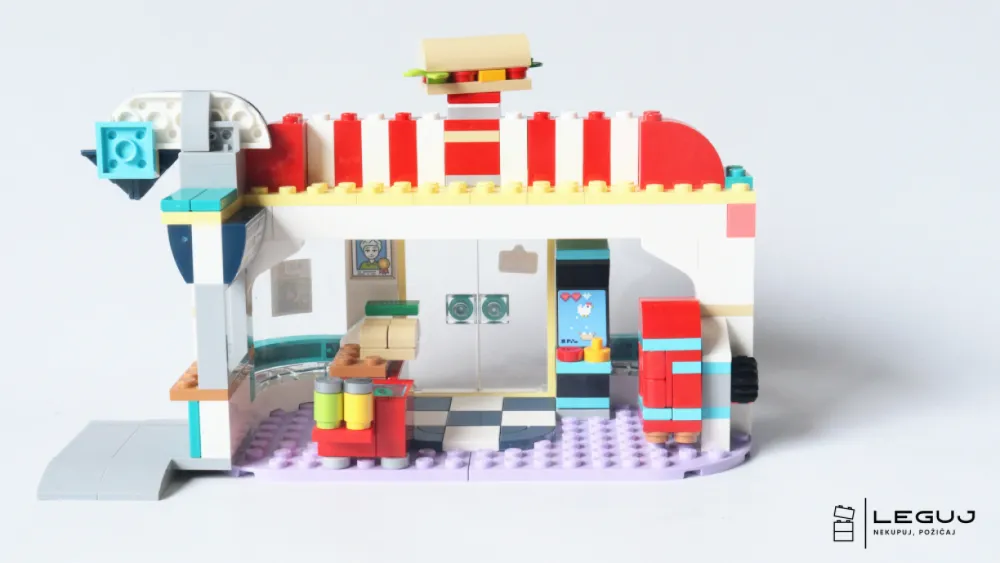 Bistro v centre mestečka Heartlake