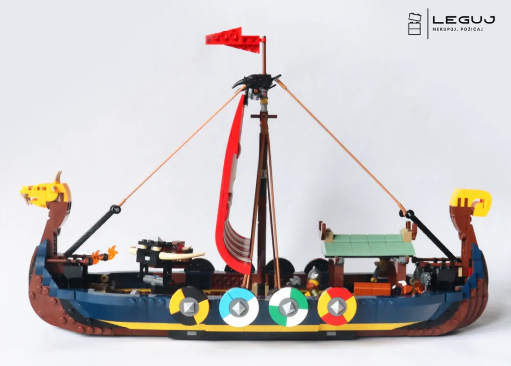 Vikinská loď a morský had