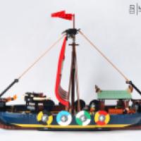 Vikinská loď a morský had