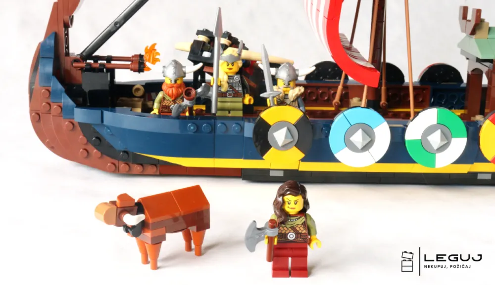 Vikinská loď a morský had