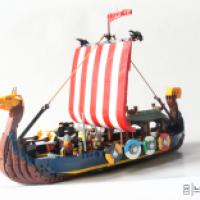 Vikinská loď a morský had